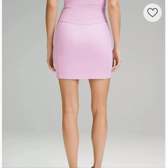 LULULEMON Scuba High-Rise Mini Skirt. Vitapink. Size small NWT - Picture 2 of 11
